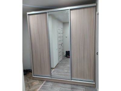 Трёхстворчатый шкаф-купе Версаль 2.3 метра (1 зеркало, 2 ЛДСП)